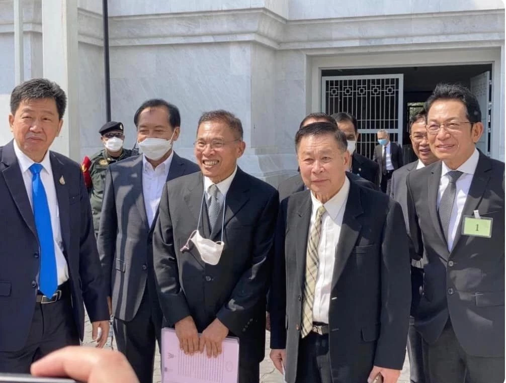 "วัฒนา" โพสต์ขอบคุณคนแนะนำให้หนีคดีบ้านเอื้อฯ ยืนยัน 4 มี.ค. จะไปศาลคนแรก