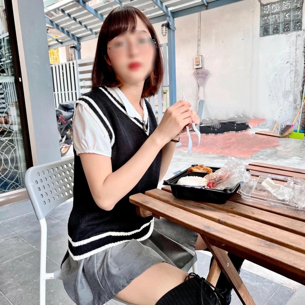 แฟนคลับเสียดาย! &quot;เดียร์ลอง&quot; ย้ายไปอยู่ฮอลแลนด์ เตรียมลงผลงาน “OnlyFans” ต่อ