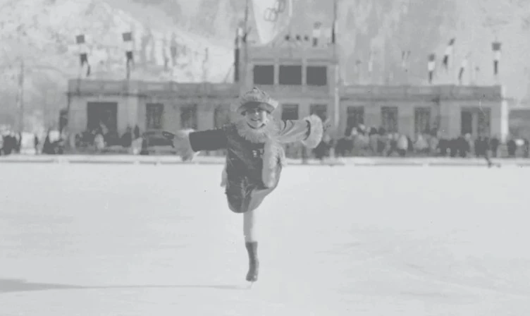 (ฟิกเกอร์สเก็ต กีฬาชนิดแรกในโอลิมปิกฤดูหนาวที่นักกีฬาหญิงได้มีส่วนร่วม / ภาพจาก Olympics)