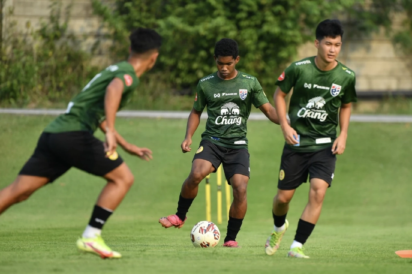 "คุณานนต์" เปิดใจหลังเป็นแข้งสมัครเล่นรายเดียวที่ติดธงช้างศึก