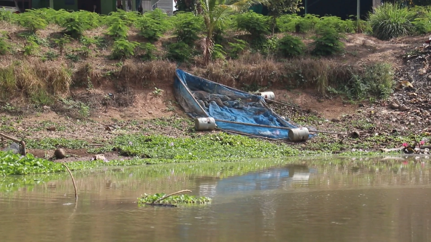 ผวาภัยแล้ง! เกษตรกรหยุดเลี้ยงปลาในกระชัง