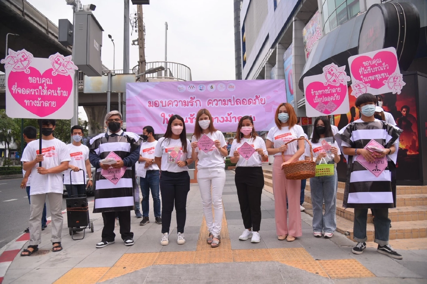 ผลสำรวจ 89% รถไม่ยอมหยุดให้คนข้ามทางม้าลาย