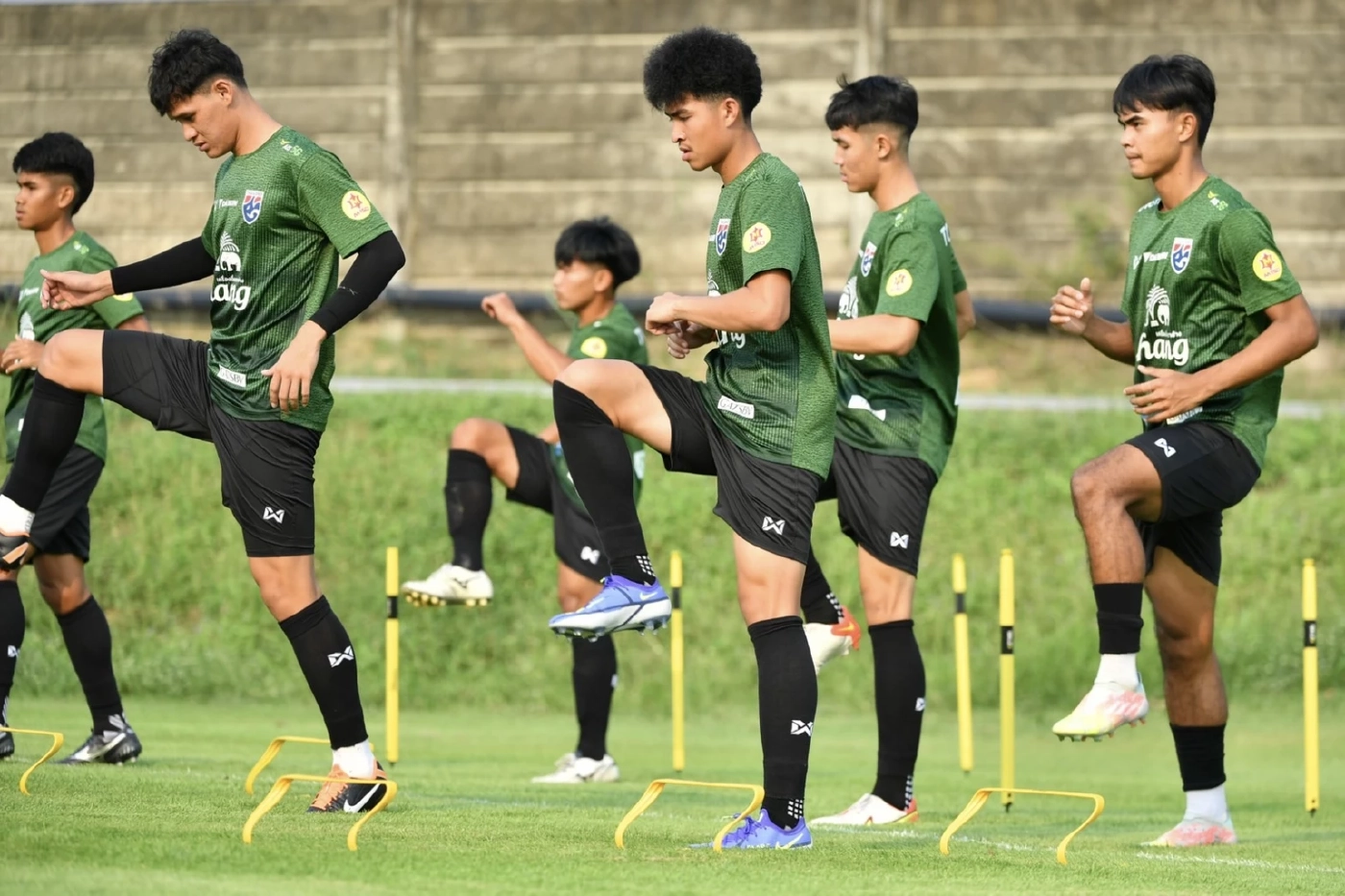 "คุณานนต์" เปิดใจหลังเป็นแข้งสมัครเล่นรายเดียวที่ติดธงช้างศึก