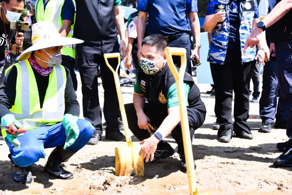 “วราวุธ” สั่งเรียกค่าเสียหายจากบริษัทต้นเหตุน้ำมันรั่ว