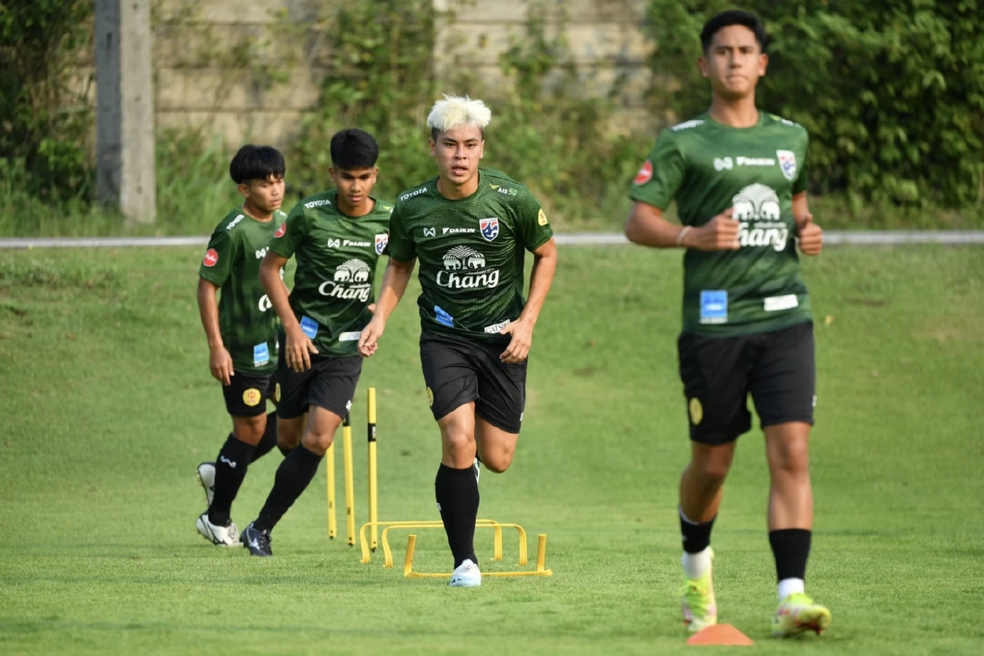 "คุณานนต์" เปิดใจหลังเป็นแข้งสมัครเล่นรายเดียวที่ติดธงช้างศึก