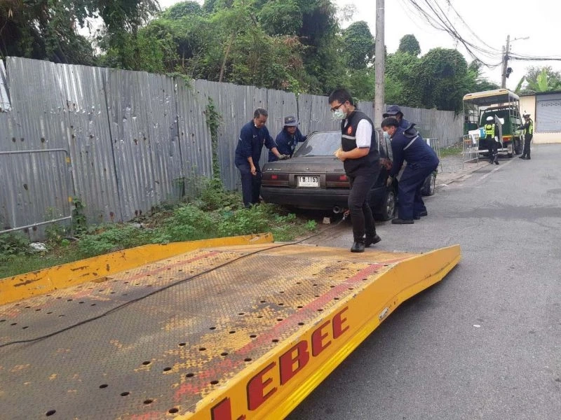 กทม. ลุยเก็บซากรถถูกจอดทิ้ง หากนำไปสู่การจับปรับคนแจ้งได้ครึ่งหนึ่ง