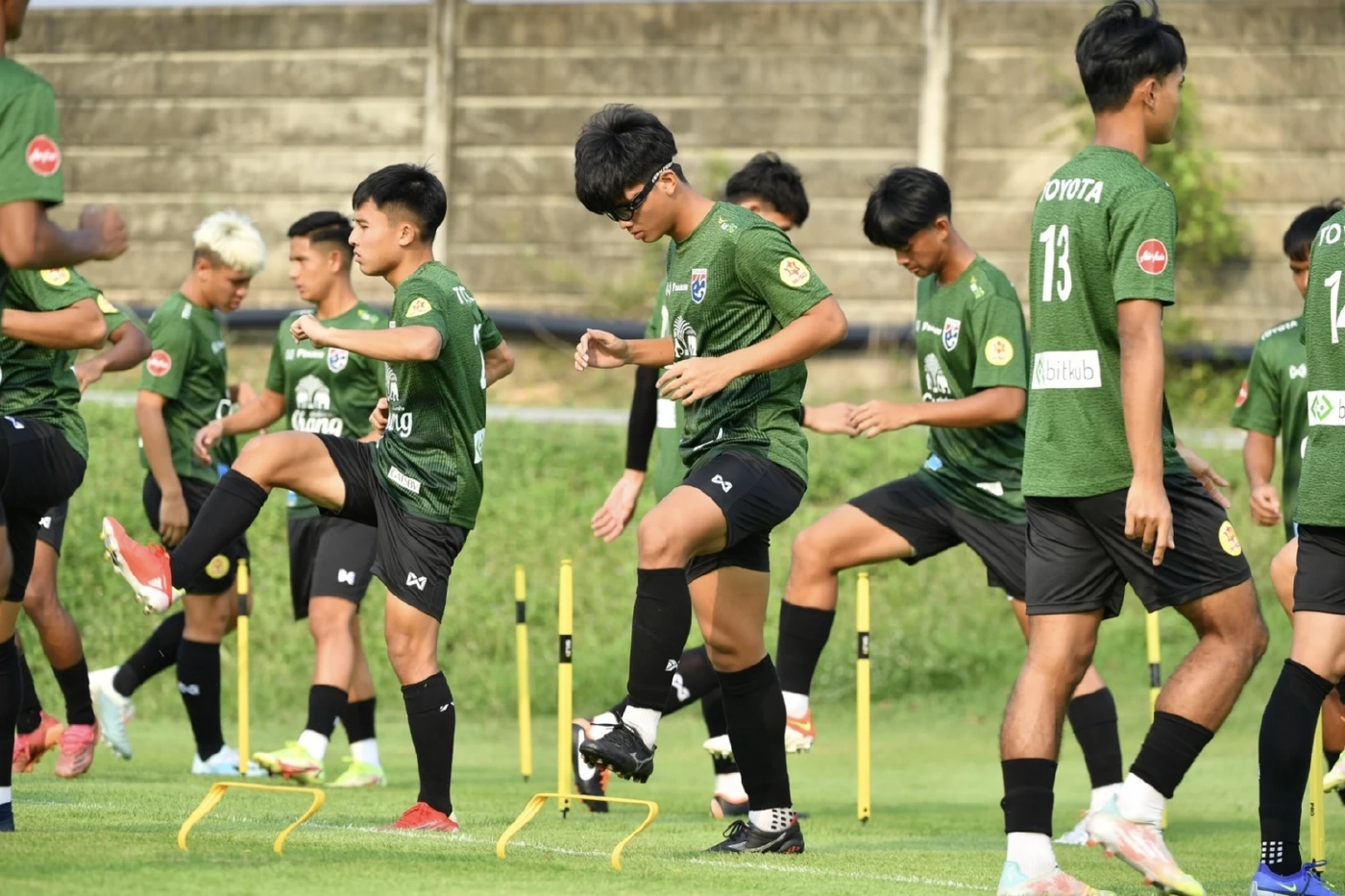 "คุณานนต์" เปิดใจหลังเป็นแข้งสมัครเล่นรายเดียวที่ติดธงช้างศึก