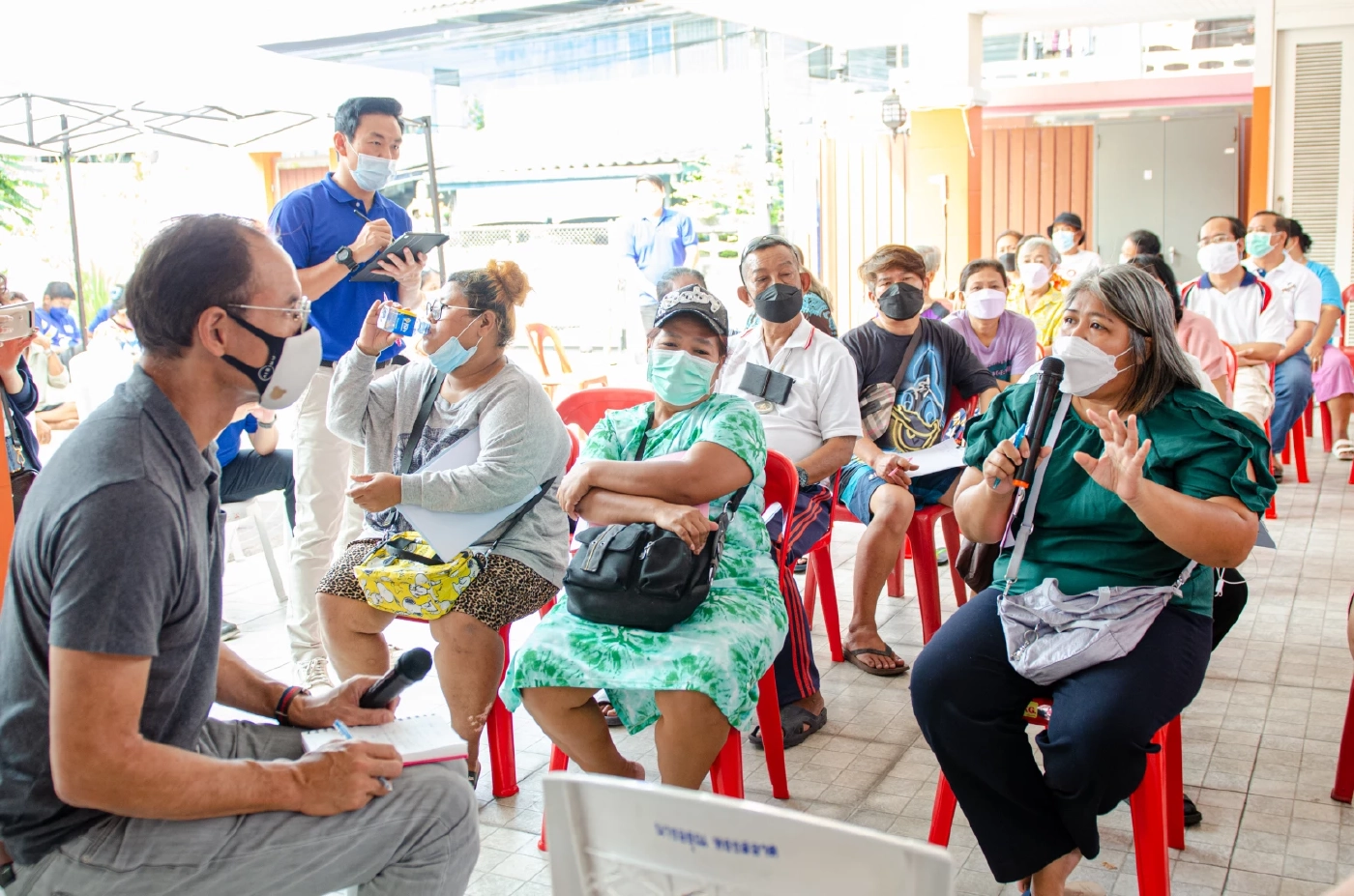 "กรณ์"นำทัพกล้าลงพื้นที่แนะวิธีแก้หนี้ช่วงโควิด-19