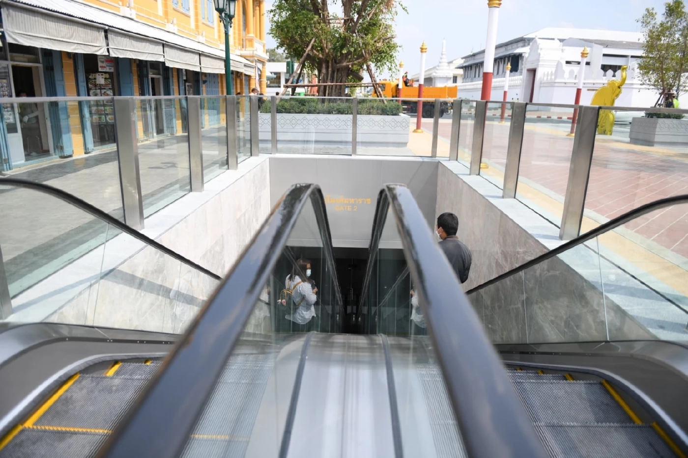 จุดนัดพบใหม่ย่านสนามหลวง กทม.เปิดให้บริการแล้ว อุโมงค์ทางลอด ถ.มหาราช