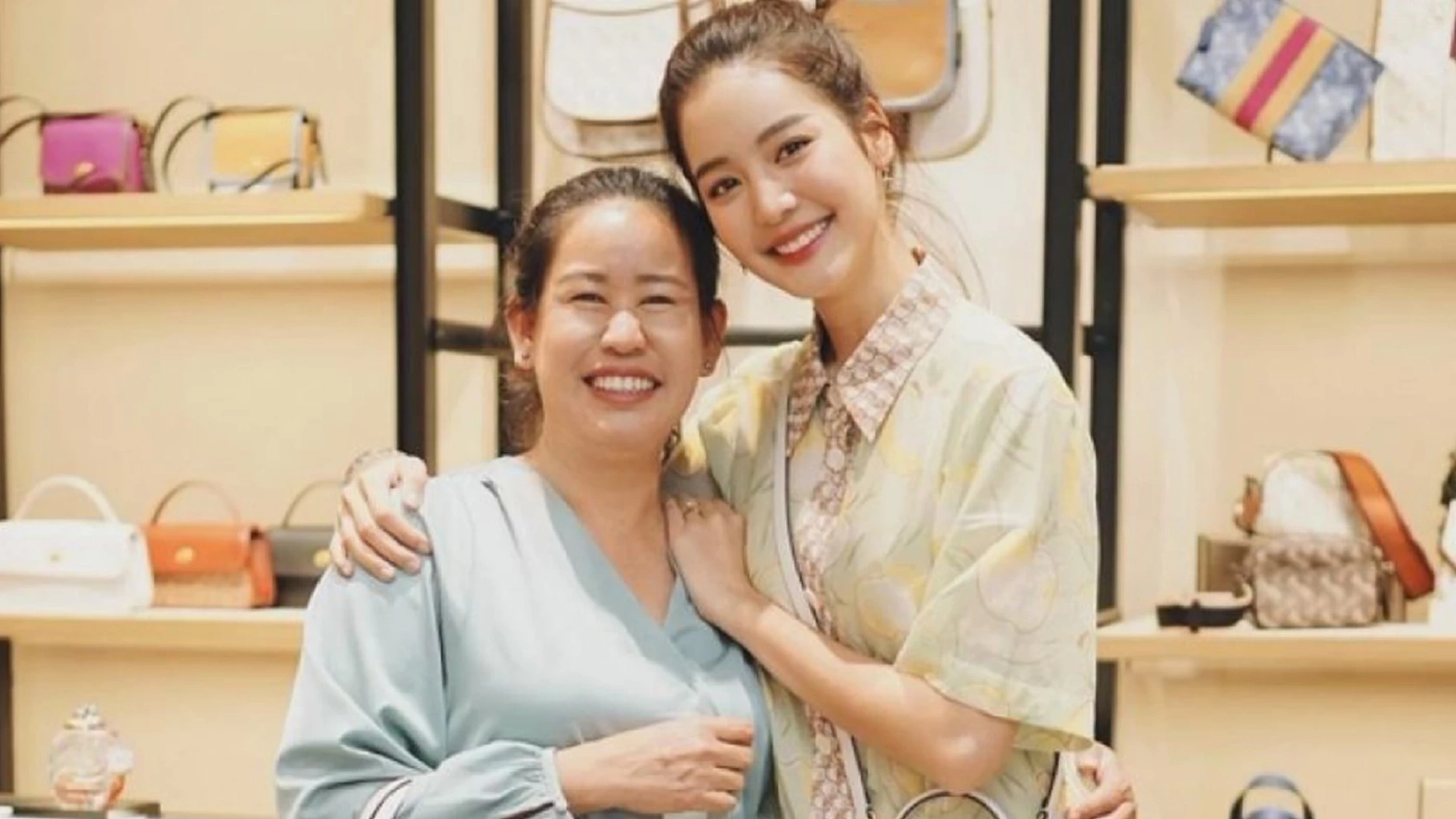 “แม่โบว์ เมลดา” ซัดกลับชาวเน็ตหลังโดนแซะแรงไม่ชอบลูกสาว