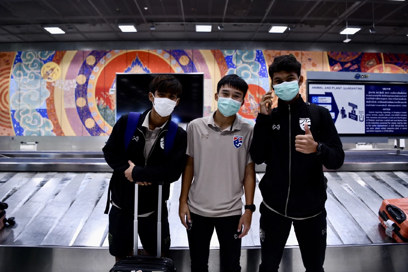 "ช้างศึก U23" เดินทางถึงไทย หลังคว้ารองแชมป์อาเซียน