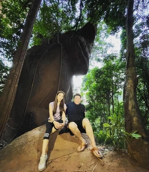 หินหัวงู ถ้ำนาคี