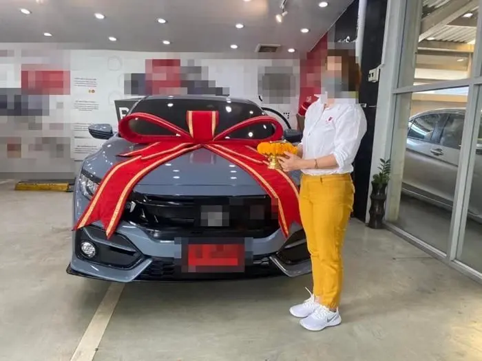 สุดช้ำ!! สาวซื้อรถป้ายแดง ใช้วันเดียวเกียร์พัง