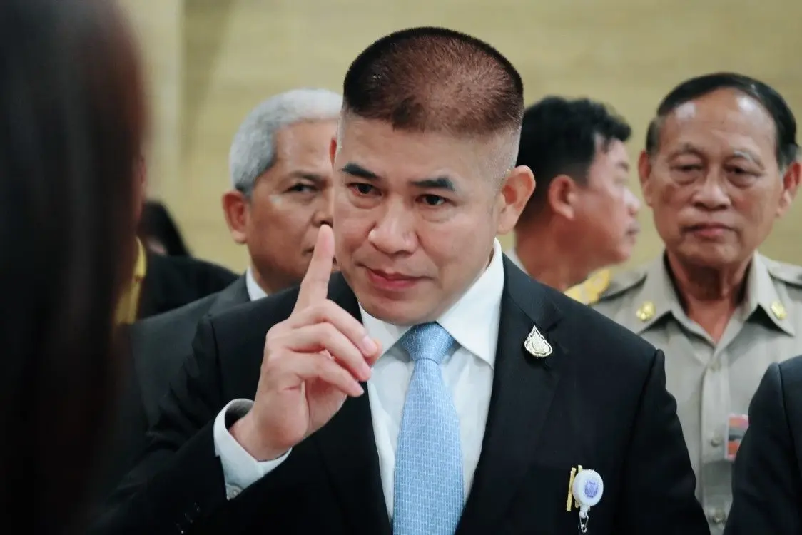 ร.อ.ธรรมนัส พรหมเผ่า ส.ส.พะเยา อดีตเลขาธิการ พปชร.