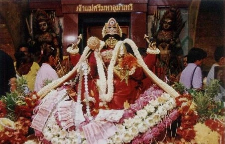 5 สถานที่ขอพร ที่ลือเลื่องในด้านความรัก ถ้าไม่เชื่อควรต้องไปลอง