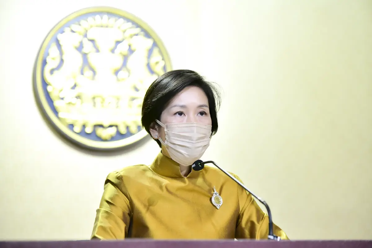รัชดา ธนาดิเรก รองโฆษกประจำสำนักนายกรัฐมนตรี