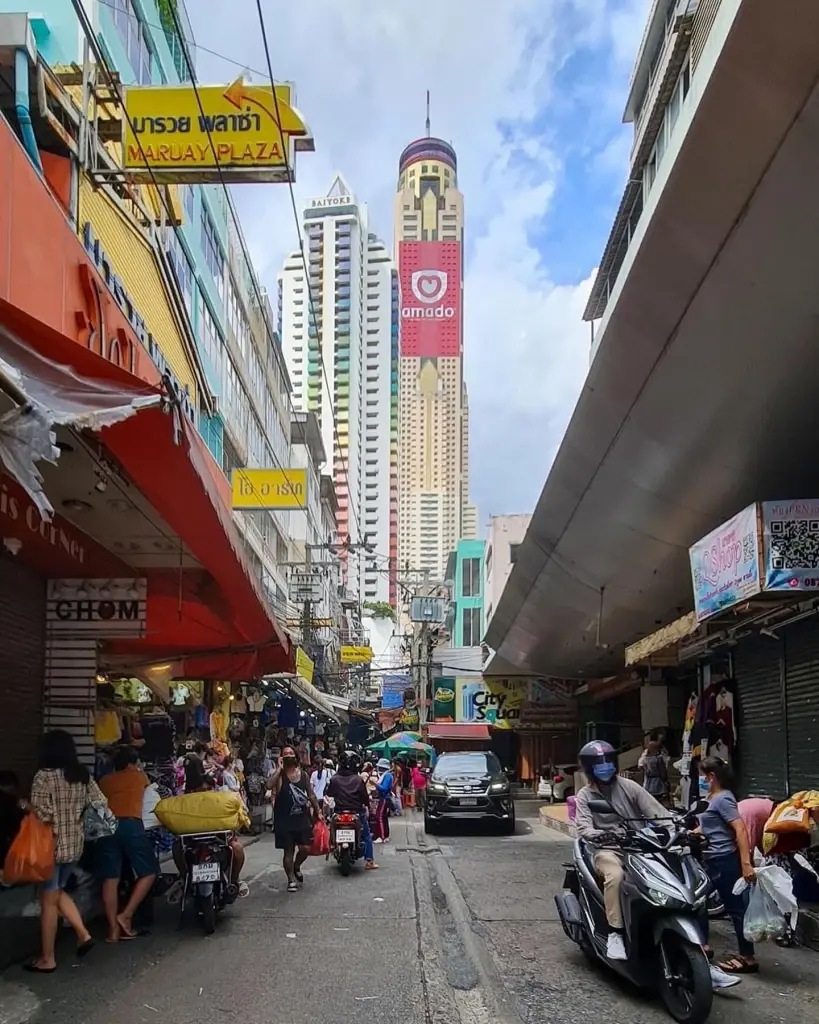 “บุ้ง สะธี”แจงปมไลฟ์สดหน้าร้านย่านประตูน้ำ