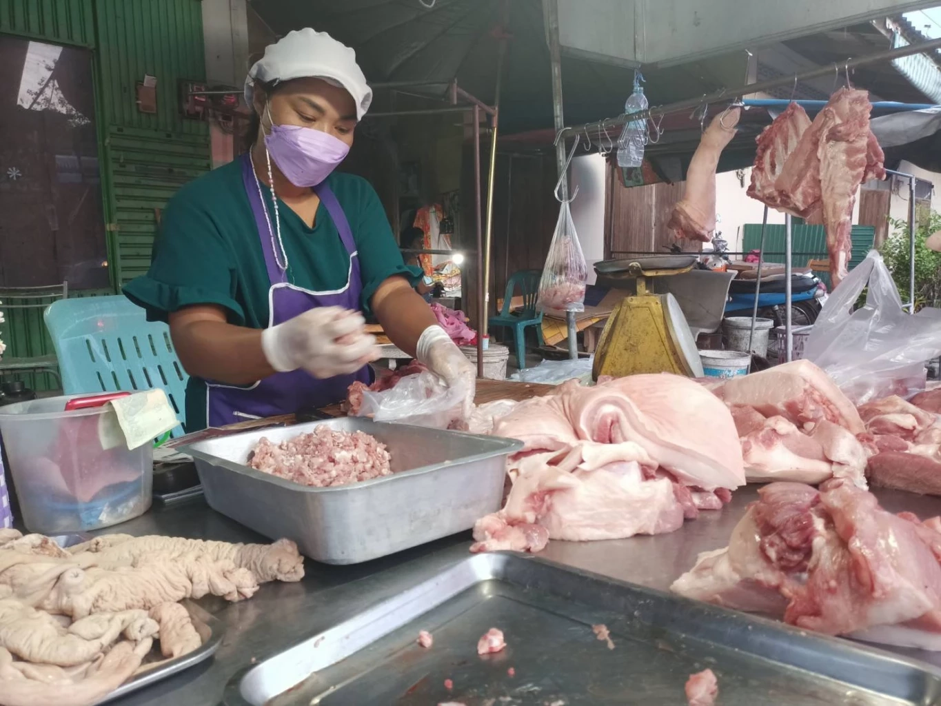 แม่ค้าหมูสุดช้ำ โจรแสบขโมยเนื้อหมูจากแผงขายหมู