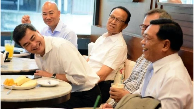 นายถวิลสมัยอยู่ที่พรรคประชาธิปัตย์