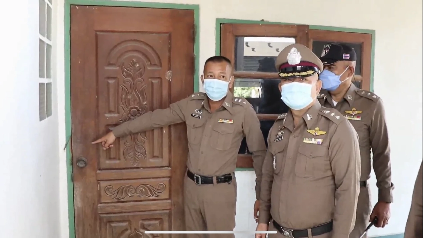 โจรบุกเข้างัดบ้านญาติตำรวจ จ.ราชบุรี  พลาดถูกยิงสวนดับคาห้องน้ำ