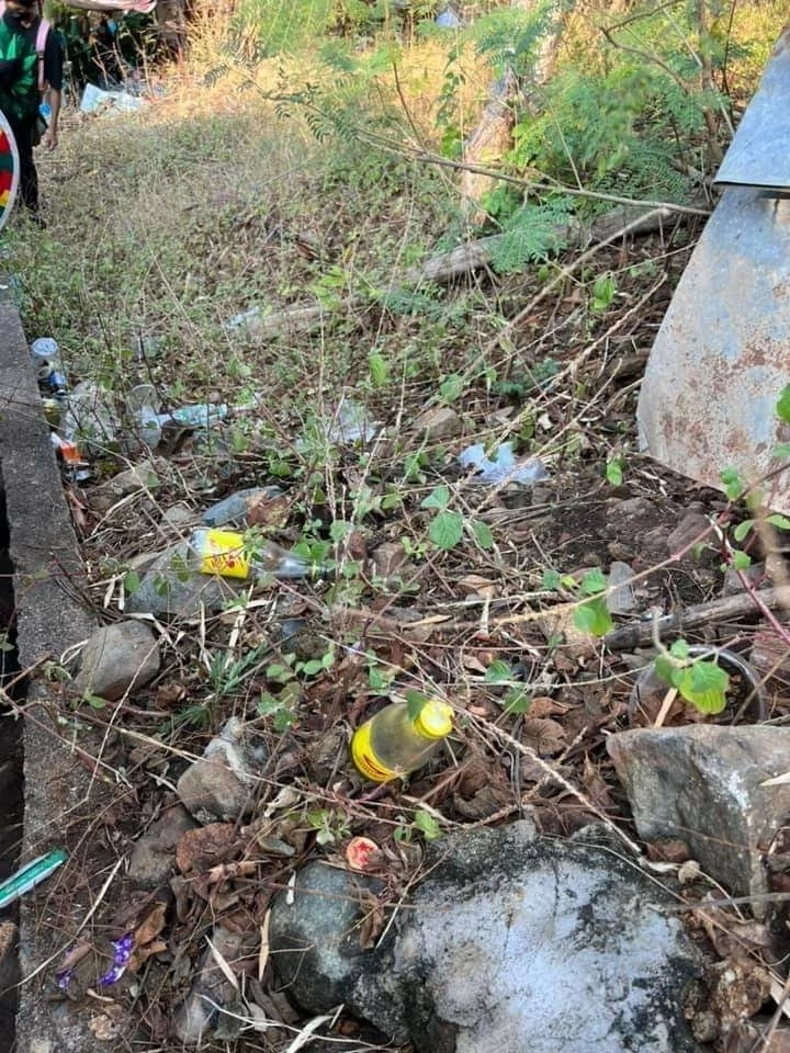 ดราม่า! นักท่องเที่ยวทิ้งขยะเกลื่อน "วัดเขาวงพระจันทร์" สะท้อนนิสัยมักง่าย 