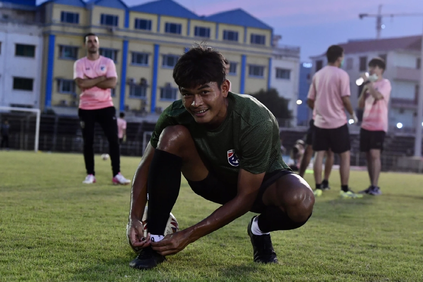 ช้างศึกพร้อมเต็มร้อยดวลเวียดนาม "ธีรศักดิ์" กร้าวขอยิงพาไทยทะลุรอบรอง