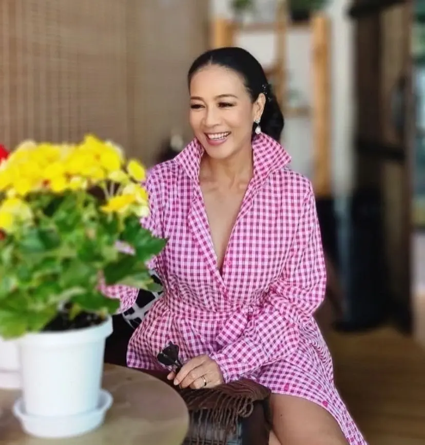“กบ ปภัสรา” ติดโควิด-19 มีอาการเจ็บคอ ไอเล็กน้อย เข้ารับการรักษาเรียบร้อยแล้ว