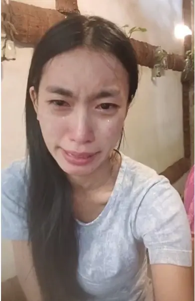 นางสาวมธุรา อดเหนียว (แก้ว) เจ้าของร้านโกดังชาบู 