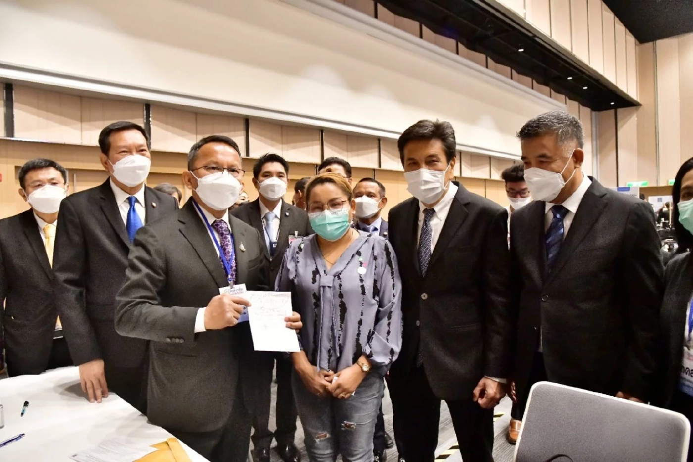 "สมศักดิ์" โชว์ลีลาช่วยไกล่เกลี่ยหนี้ "กยศ." ด้วยตัวเองจนสำเร็จ