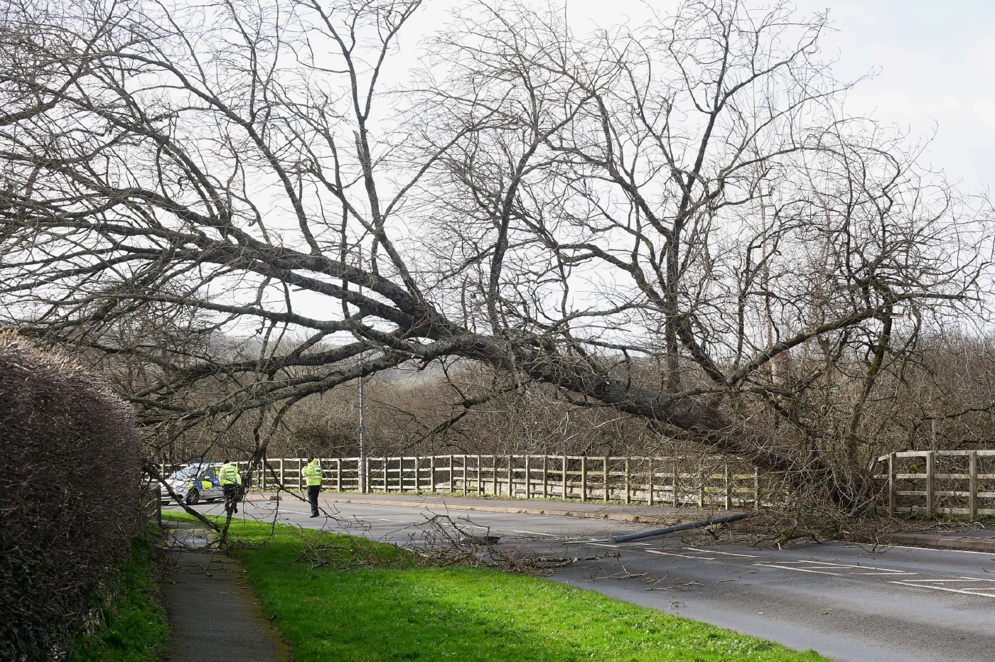 พายุยูนิซพัดถล่มยุโรป เสียชีวิตแล้วอย่างน้อย 4 คน