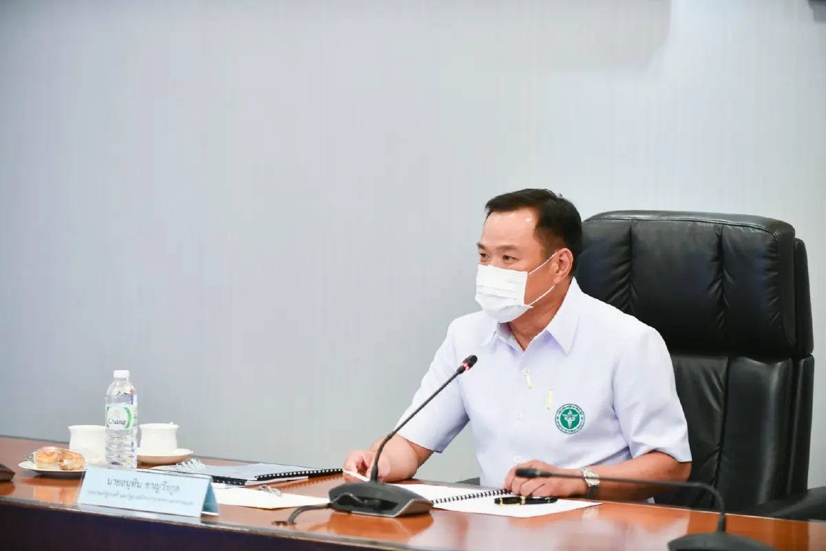 "อนุทิน" เผย อย. จ่ออนุมัติ "ซิโนแวค" ฉีดเด็กเล็ก 4 ก.พ.นี้ ยันวัคซีนมีเพียงพอ
