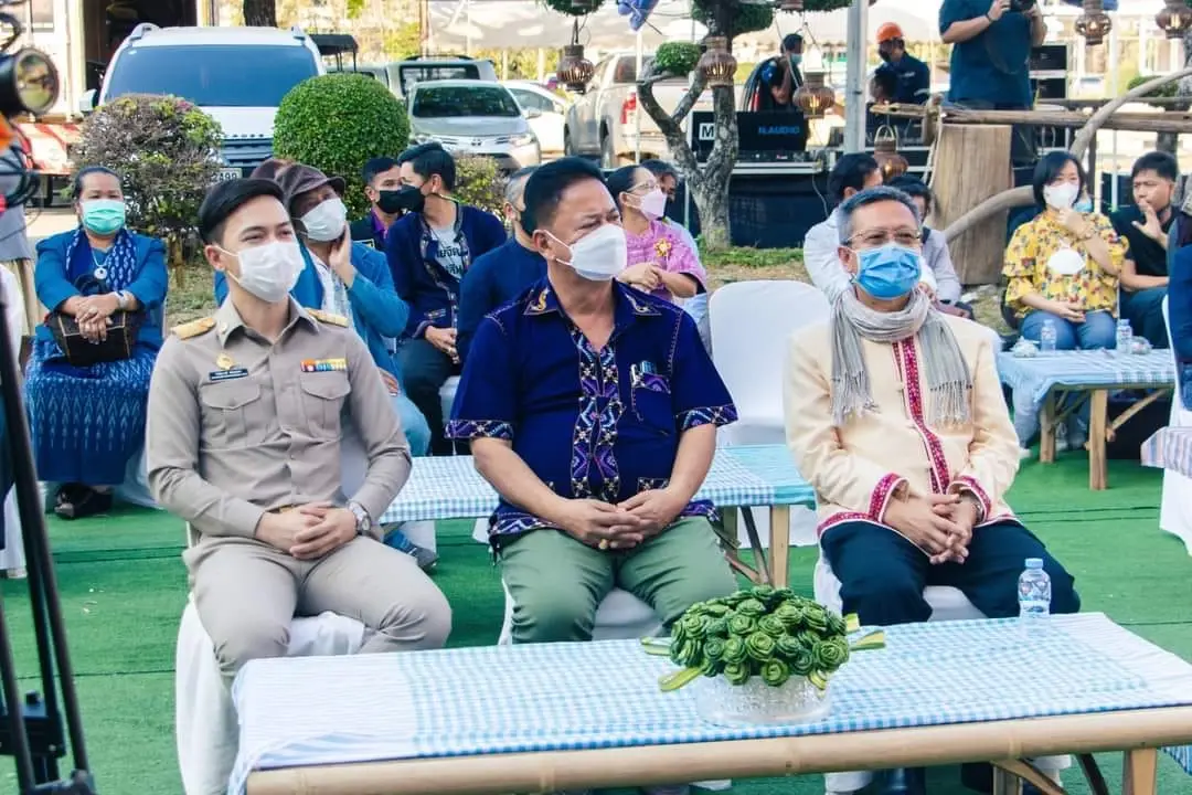 นิทรรศการ "บุษบาซ่อนกลิ่น" จากศิลปินสาวอีสาน