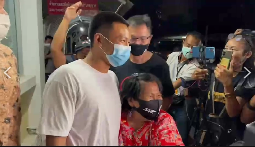 นายจตุภัทร์ บุญภัทรรักษา หรือ ไผ่ ดาวดิน 