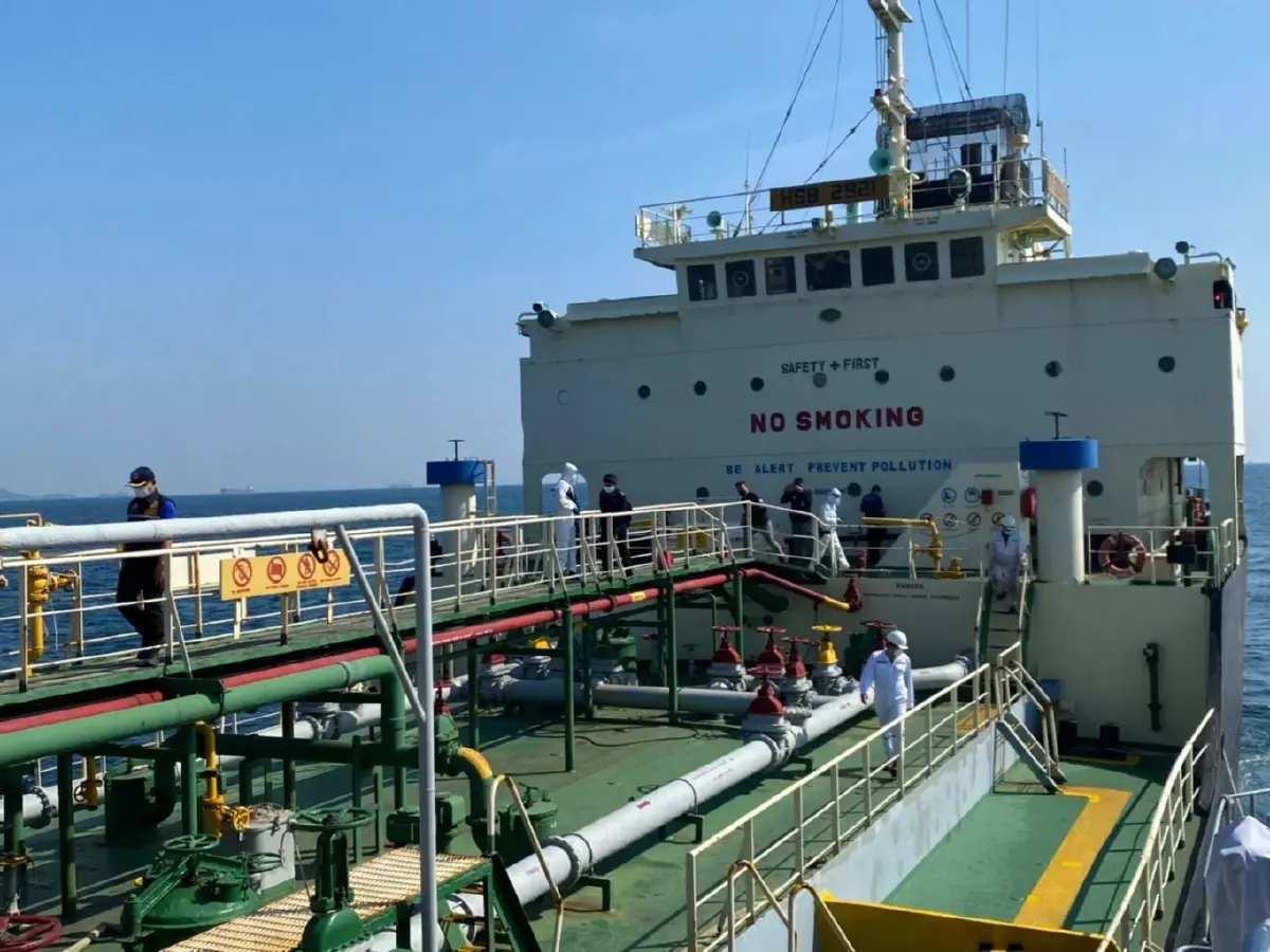 ทร. สั่งสอบเรือบรรทุกน้ำมันทิ้งของเสียลงทะเล หลังพบคราบน้ำมันลอยเกลื่อน