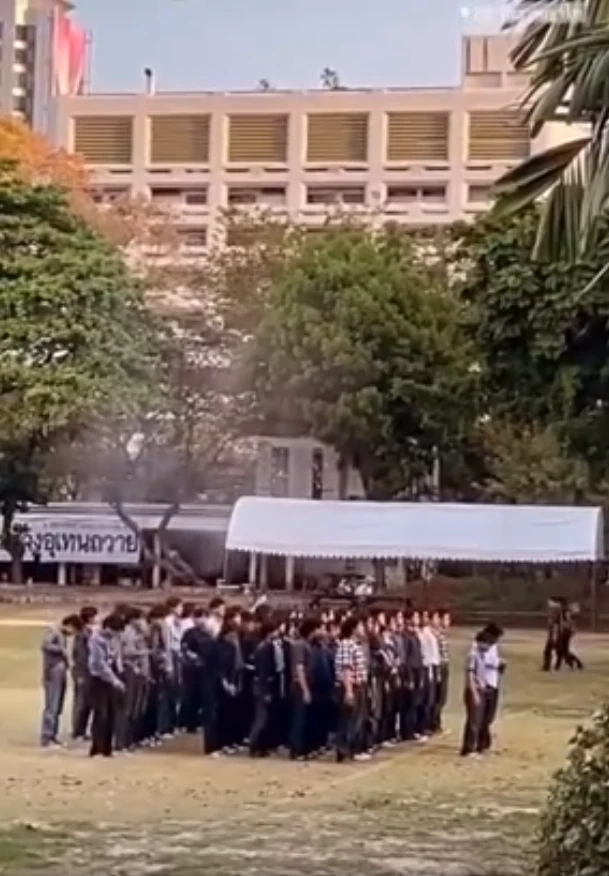 ตร.เร่งแกะรอยล่า "นศ.ปี 1" ห้าว "ยิงปืนขึ้นฟ้า" ฉลองสถาปนาอุเทนถวาย