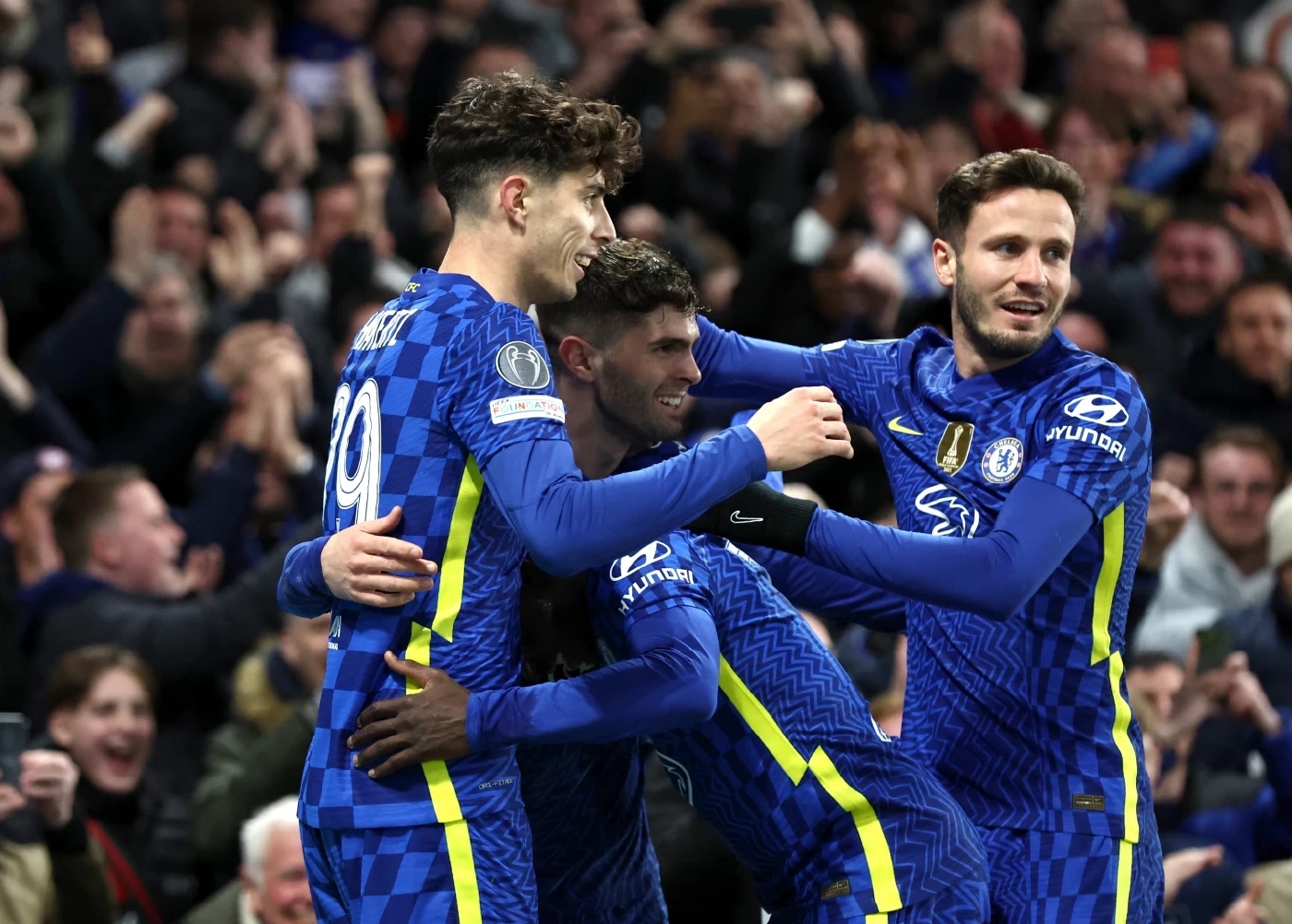 "สิงห์บลูส์" ปะทะ "หงส์แดง" ชิงถ้วยคาราบาวคัพคืนนี้