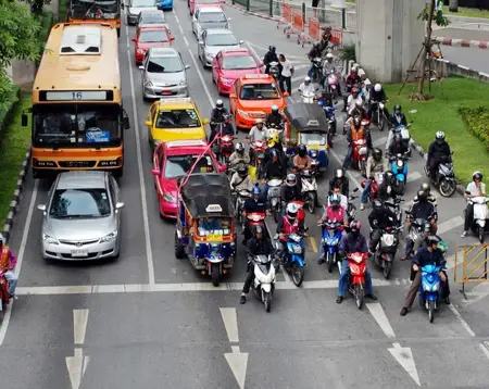 "ไทยสร้างไทย" จี้รัฐบาลลดภาษีสรรพสามิตน้ำมันทุกชนิด เพื่อความเสมอภาค