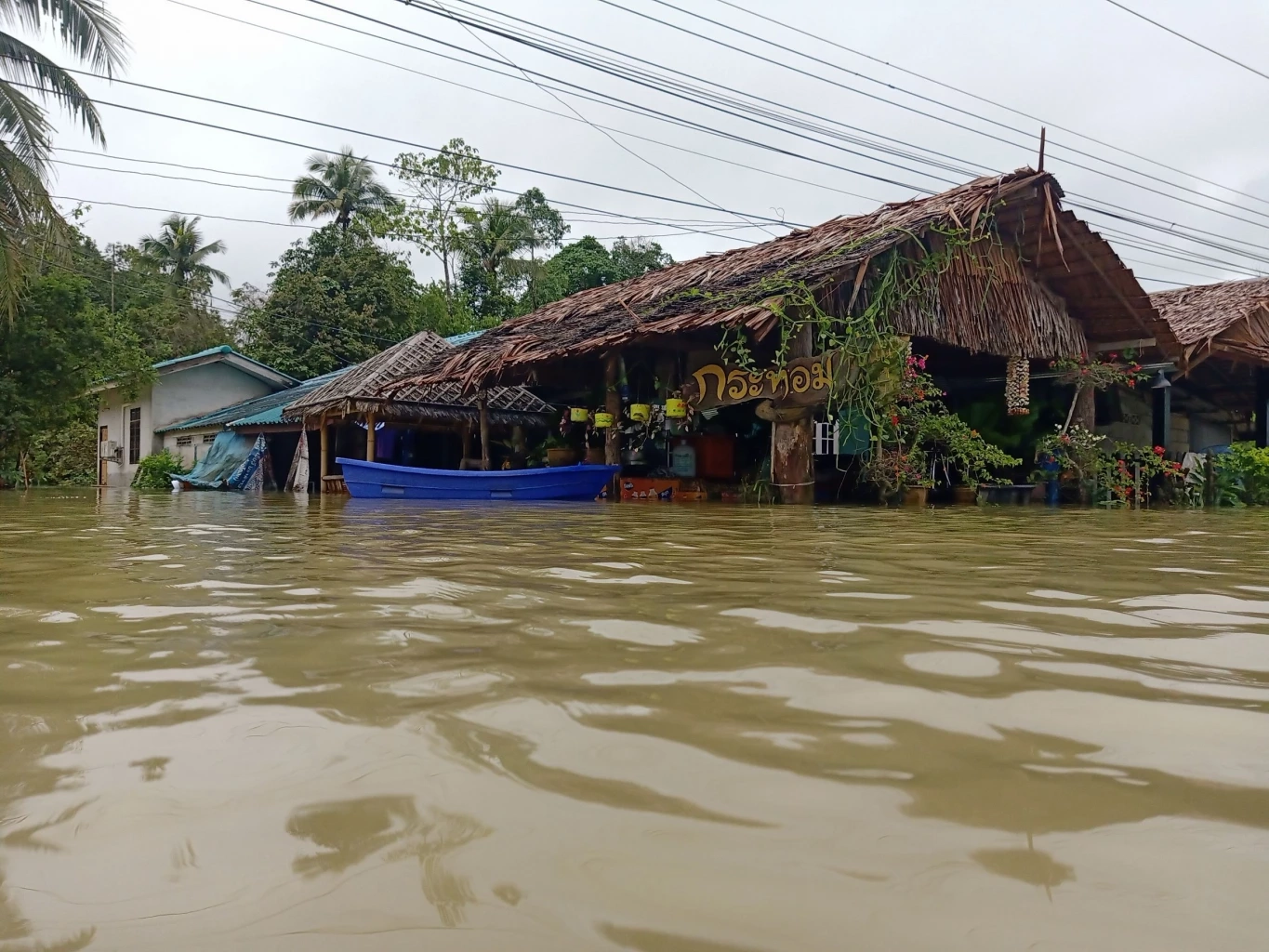 "มูโนะ" ยังวิกฤตน้ำพัดทะลักซ้ำ เร่งค้นหาผู้สูญหาย