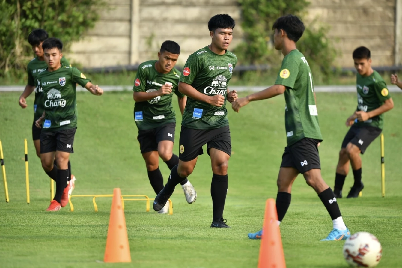 "คุณานนต์" เปิดใจหลังเป็นแข้งสมัครเล่นรายเดียวที่ติดธงช้างศึก