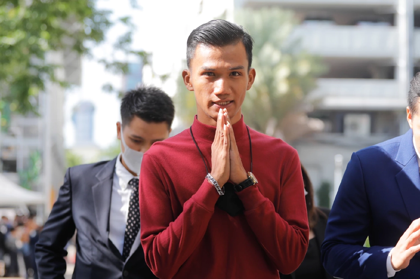 ศาลอนุญาตประกันตัว "ไมค์" แกนนำม็อบ 3 นิ้ว พร้อมวางเงื่อนไขอื้อ