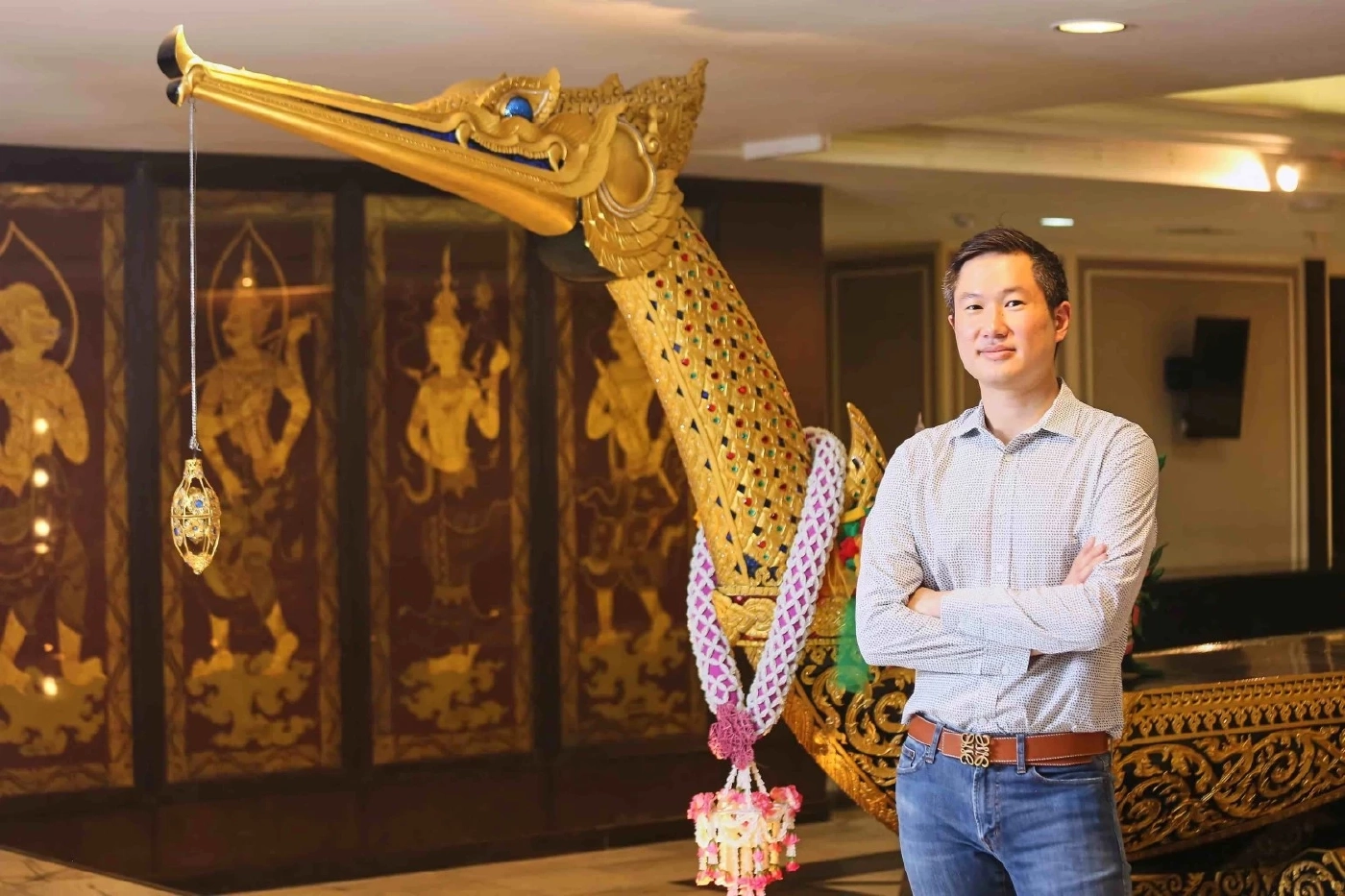 นที นิธิวาสิน กรรมการบริหาร บริษัท นารายณ์ โฮเต็ล จำกัด