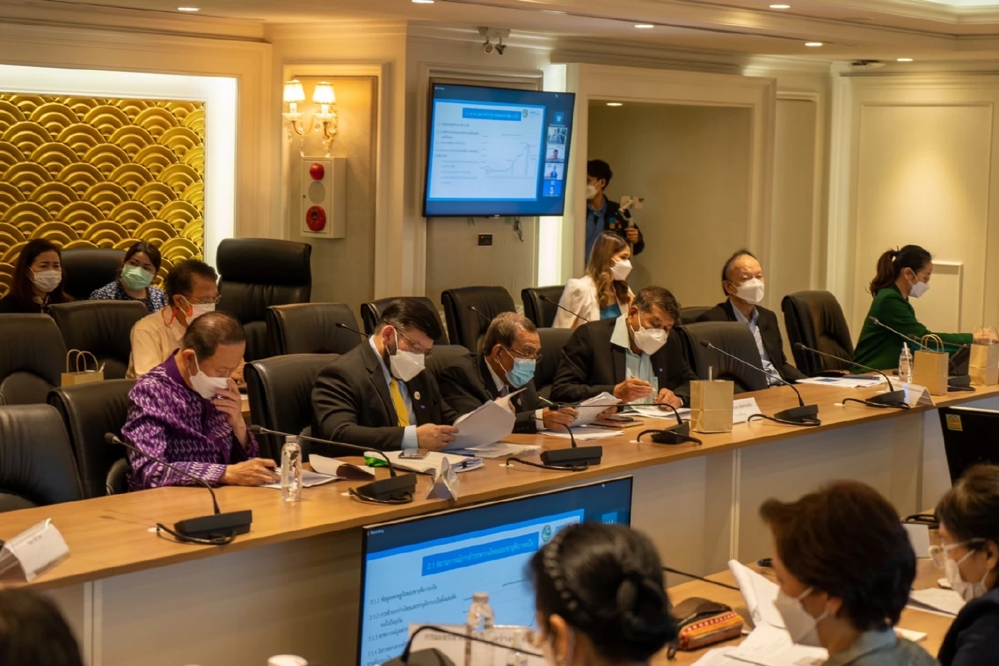 กระทรวงพาณิชย์ "ปลดล็อก" เอกชนเดินเครื่อง "ส่งออก"