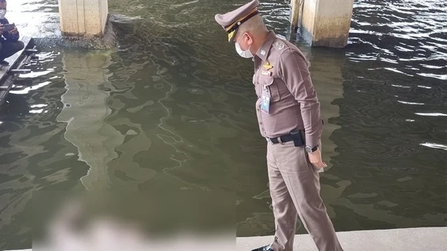 ผงะ! พบศพไร้หัว ลอยน้ำใต้สะพานอรุณอมรินทร์