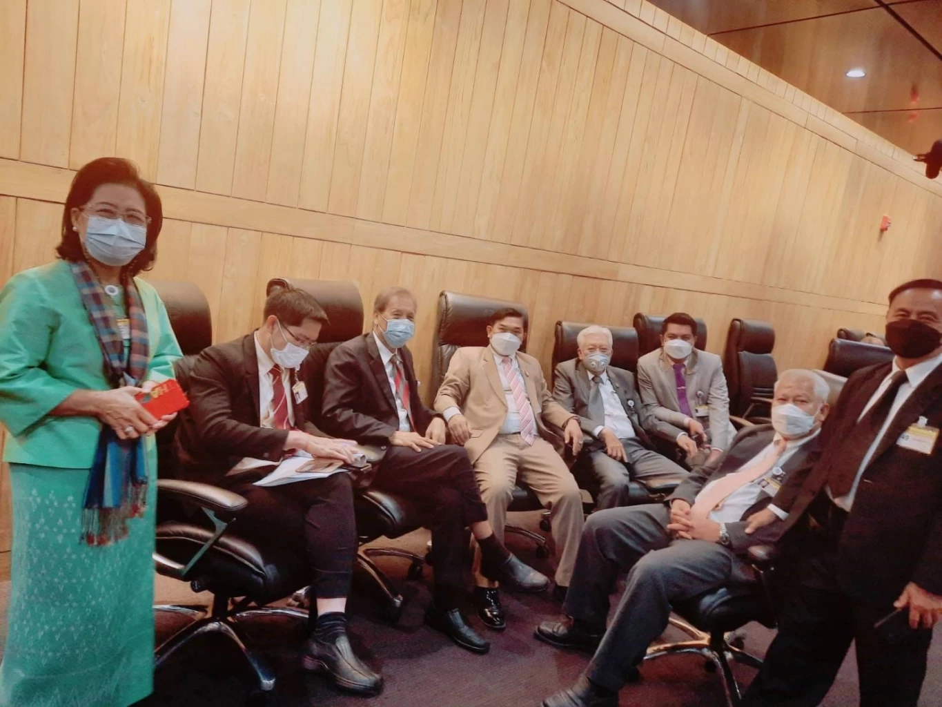 4 ช่องรอด"ประยุทธ์"ผ่าทางตันการเมือง 