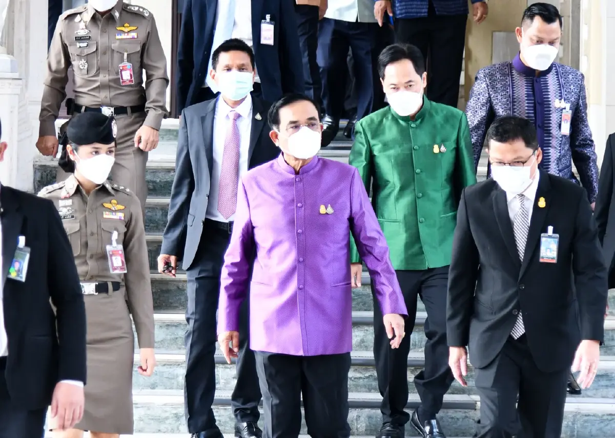 สถานการณ์บีบรอบด้าน ถึงเวลา"บิ๊กตู่"ยุบสภาฯ จริงหรือ?
