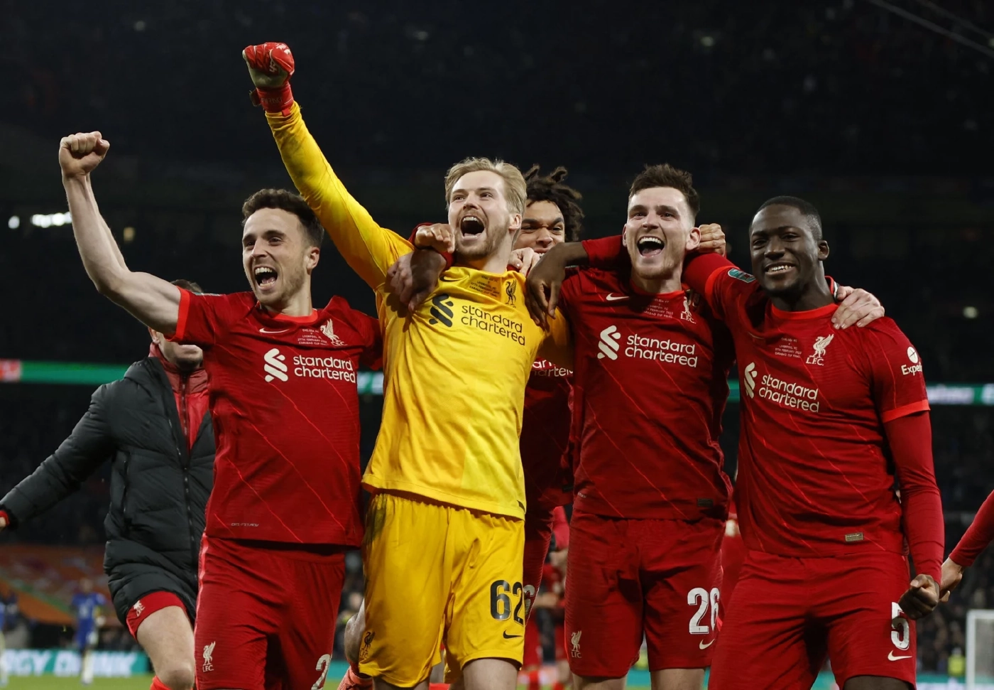 "หงส์แดง"ดวลโทษดับ"สิงห์บลูส์"11-10ผงาดแชมป์คาราบาวคัพ