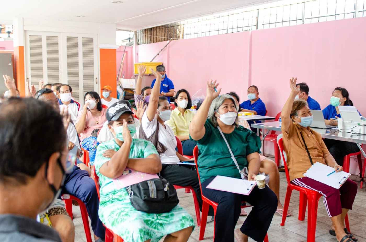 "กรณ์"นำทัพกล้าลงพื้นที่แนะวิธีแก้หนี้ช่วงโควิด-19