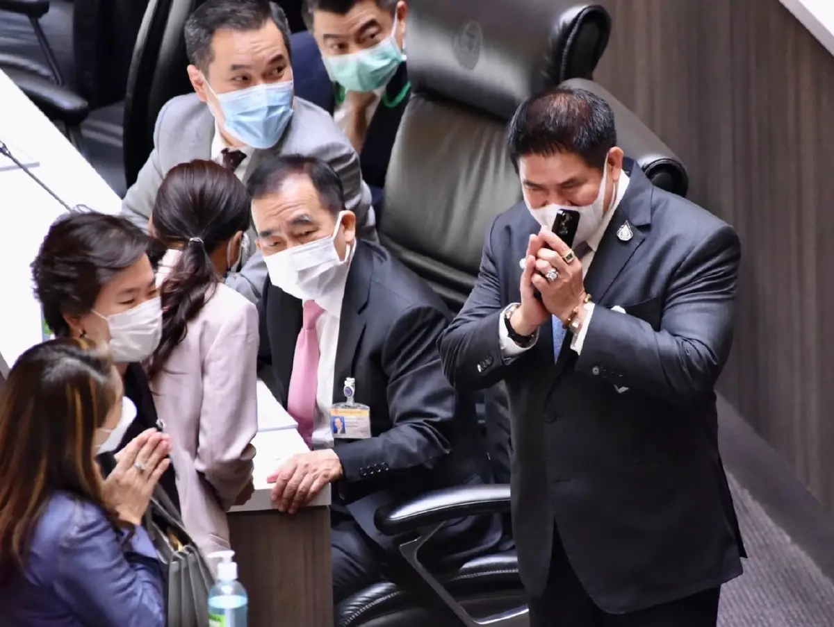 "ผู้กองธรรมนัส"เดินสายพบปะพรรคเล็กหลังโหวตหนุนฝ่ายค้าน