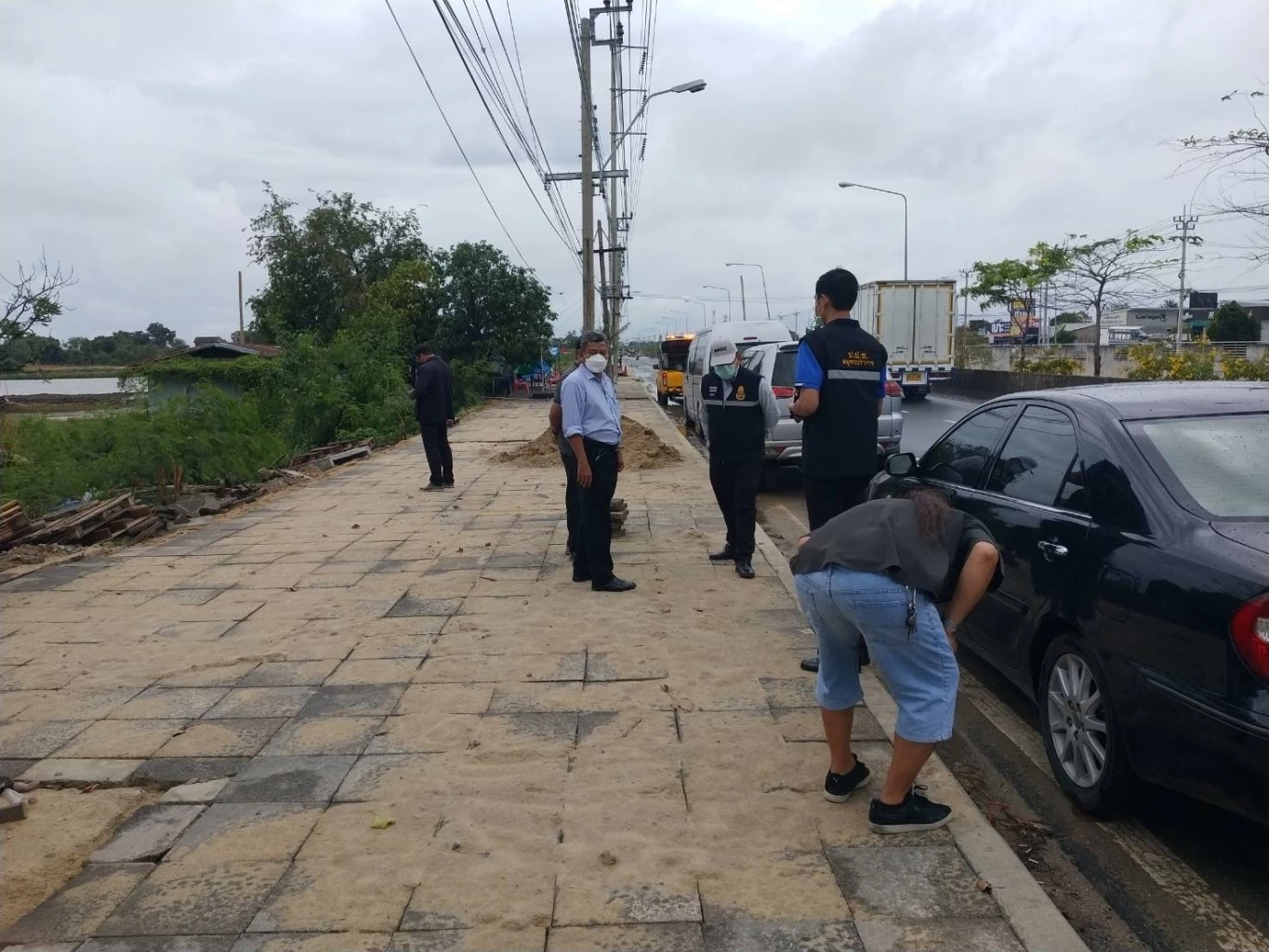 ป.ป.ช. จ.สมุทรปราการ ลงพท.ตรวจสอบการปรับปรุงถนน สายบางปู-บางพลี ล่าช้า