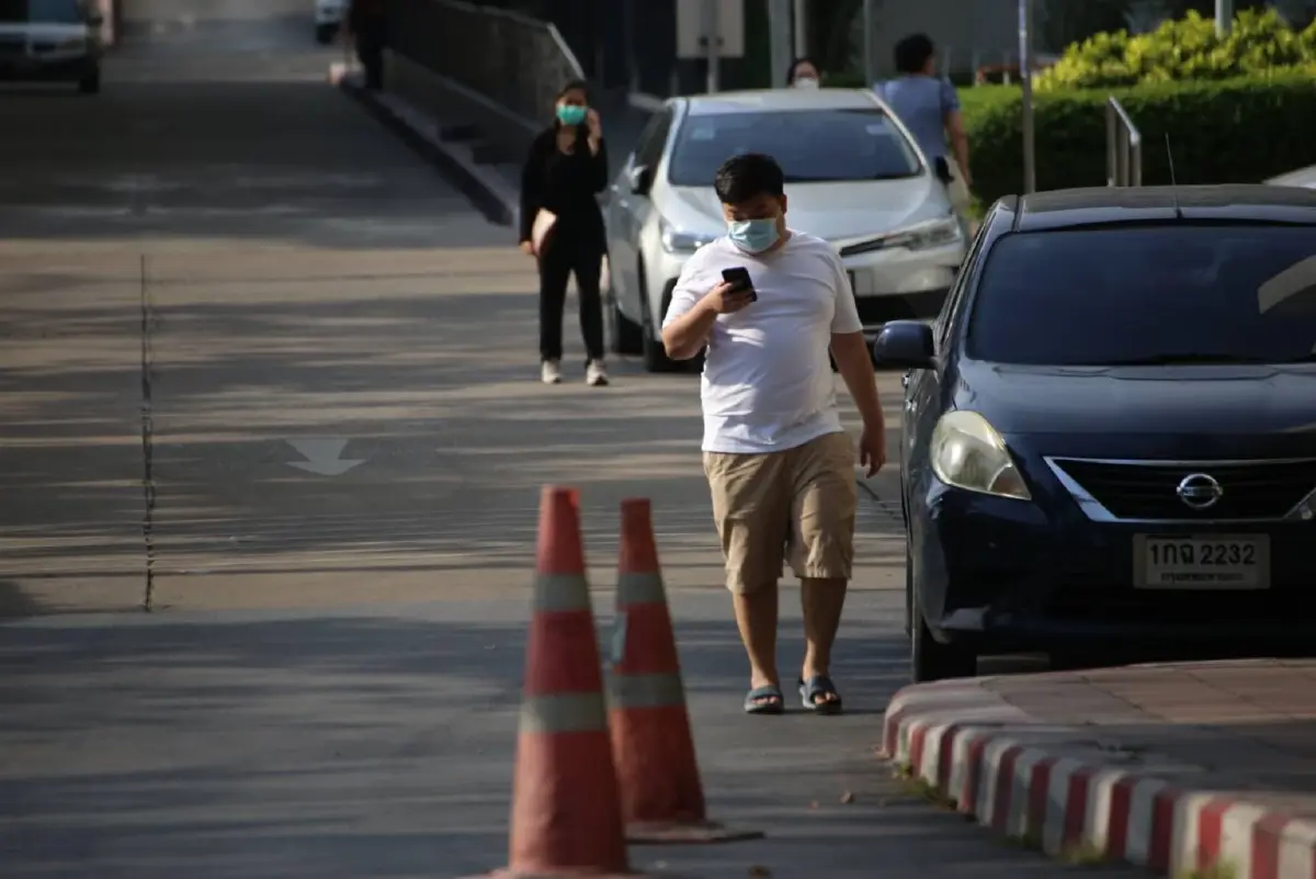 นายพริษฐ์ ชิวารักษ์ หรือ เพนกวิน แกนนำกลุ่มคณะราษฎร 